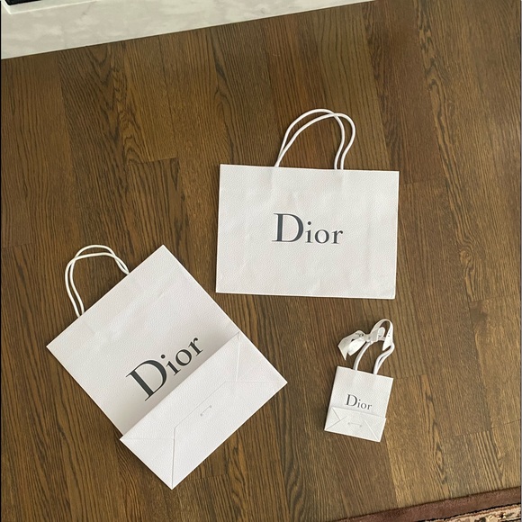 DIOR Paper bags - Picture 1 of 3